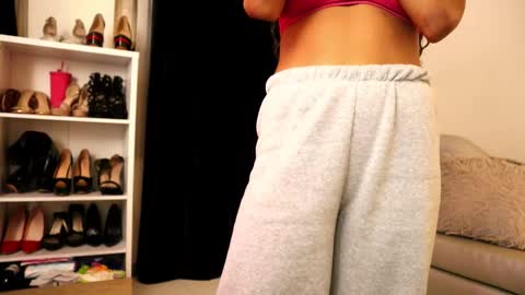 Valerie Style3 online show from October 22, 4:04 am