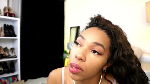 Snapshot of valeriebony chatting on October 20, 3:44 am Valerie Style3 online show from October 20, 3:44 am