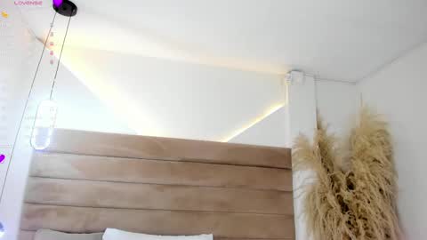 Snapshot of valeriediazx chatting on October 18, 12:31 pm valeri online show from October 18, 12:31 pm