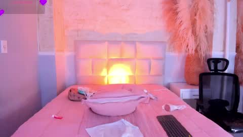 valeriekhaleesi online show from April 4, 9:11 pm