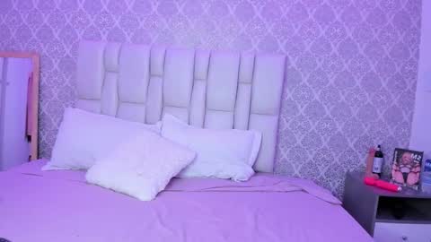 valeriesaint online show from March 25, 10:49 pm