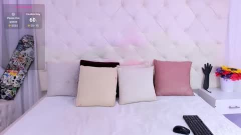 Snapshot of valerik_cano chatting on September 19, 12:31 pm valeria111111 online show from September 19, 12:31 pm
