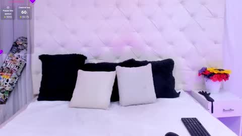 Snapshot of valerik_cano chatting on October 3, 12:24 pm valeria111111 online show from October 3, 12:24 pm