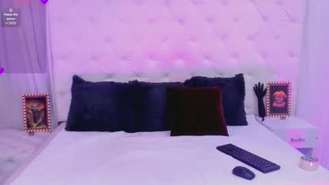 Snapshot of valerik_cano chatting on October 9, 11:59 am valeria111111 online show from October 9, 11:59 am