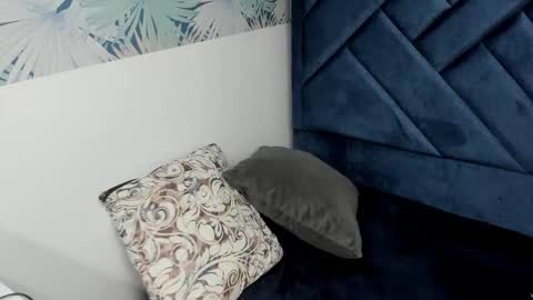 Snapshot of valery_more__ chatting on October 13, 10:12 pm VALERY MORE online show from October 13, 10:12 pm