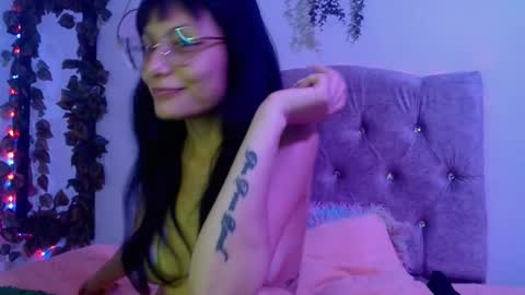 valkiry_ online show from February 17, 11:04 pm