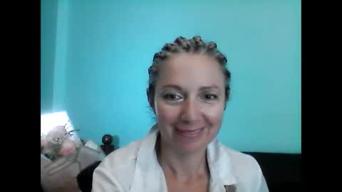 Snapshot of valleriwind chatting on February 17, 4:09 am ValleriWind online show from February 17, 4:09 am