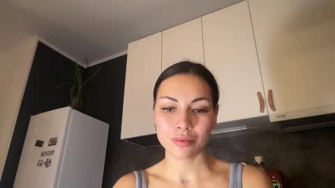 Snapshot of valorant_girl chatting on December 11, 10:27 pm Little Devil online show from December 11, 10:27 pm