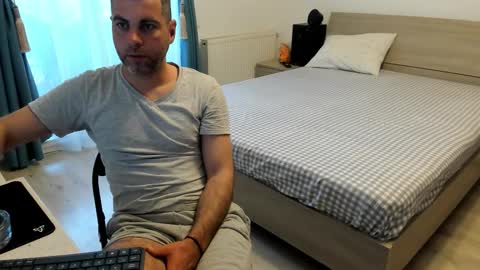 valyvalisimo online show from March 31, 7:31 am