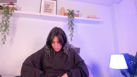 vamp  online show from November 18, 9:40 pm