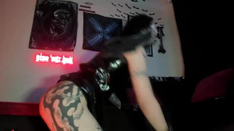 vampiregynger online show from May 7, 3:02 am