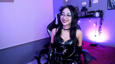 vampy_dolll online show from April 14, 12:03 am