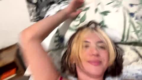vanessa online show from May 10, 12:39 am