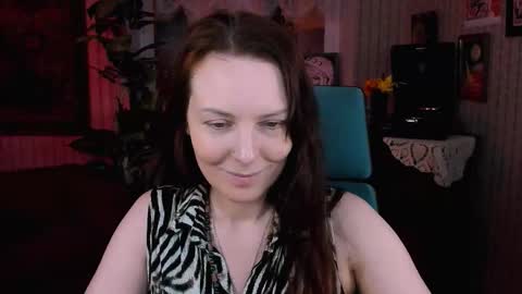 Snapshot of vandarossi chatting on September 13, 10:28 am Vanda online show from September 13, 10:28 am