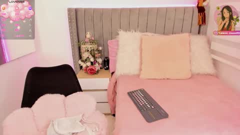 vanesa_moon_ online show from March 14, 12:58 am