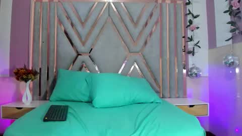 vanesaa_mejia online show from December 14, 4:30 am