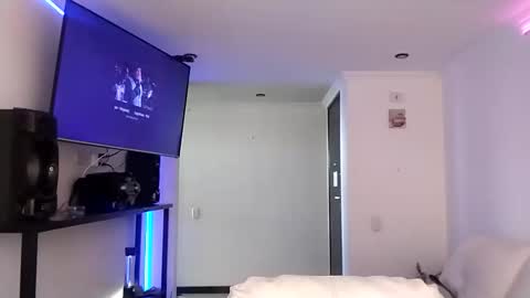 vanessa and samantha online show from May 30, 1:09 pm