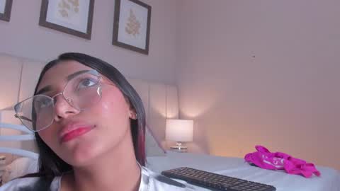 vanessa__cb online show from June 25, 6:35 pm