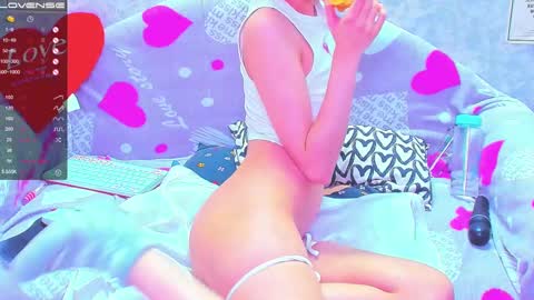 Snapshot of vanessa_florence chatting on February 23, 4:28 am RUSSIAN BARBIE BABE online show from February 23, 4:28 am