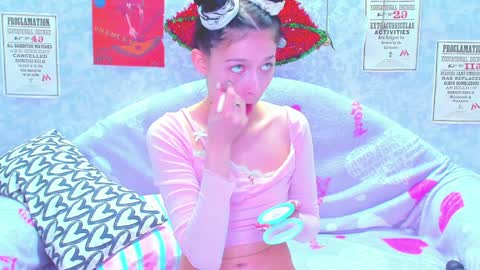 Snapshot of vanessa_florence chatting on January 16, 11:04 am RUSSIAN BARBIE BABE online show from January 16, 11:04 am