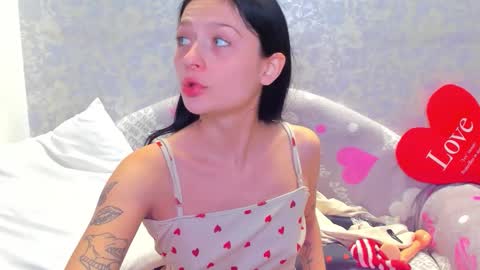 Snapshot of vanessa_florence chatting on October 19, 12:59 am RUSSIAN BARBIE BABE online show from October 19, 12:59 am