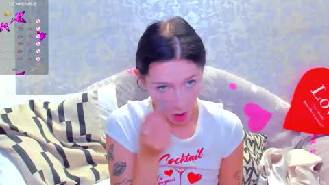 Snapshot of vanessa_florence chatting on September 20, 1:19 am RUSSIAN BARBIE BABE online show from September 20, 1:19 am