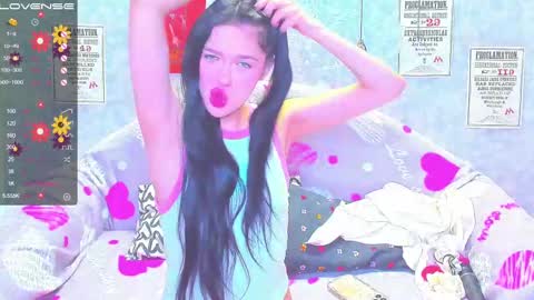 Snapshot of vanessa_florence chatting on February 13, 1:19 am RUSSIAN BARBIE BABE online show from February 13, 1:19 am