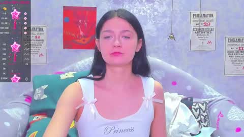 Snapshot of vanessa_florence chatting on February 18, 1:32 am RUSSIAN BARBIE BABE online show from February 18, 1:32 am