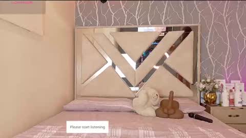 Snapshot of vanessa_guzman1 chatting on October 19, 1:27 pm online show from October 19, 1:27 pm
