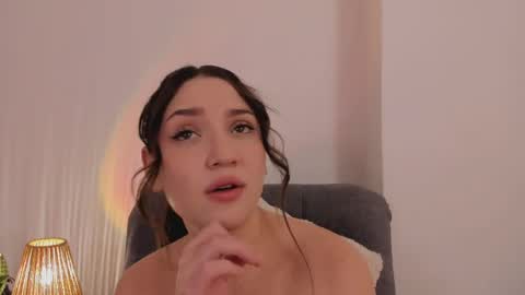 vanessajohnsonn online show from April 7, 12:56 am