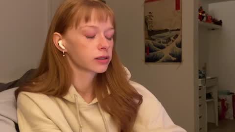 Vanessa  online show from December 4, 5:32 am