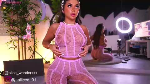 Vanessa Simon online show from March 6, 6:19 am