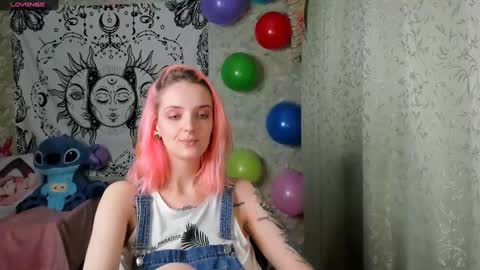 Snapshot of vanilla_arya chatting on December 12, 2:00 pm Adelina online show from December 12, 2:00 pm