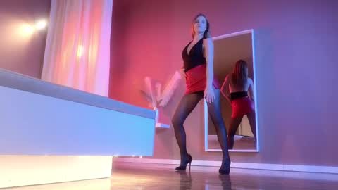 Laura online show from January 14, 6:05 pm