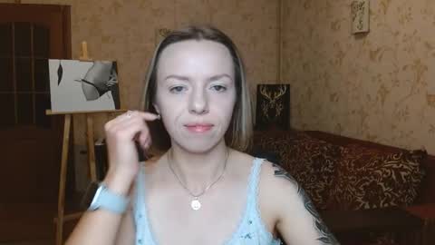 Snapshot of vanillamuffin chatting on September 15, 5:53 am VanillaMuffin online show from September 15, 5:53 am