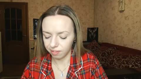 Snapshot of vanillamuffin chatting on February 18, 6:37 am VanillaMuffin online show from February 18, 6:37 am