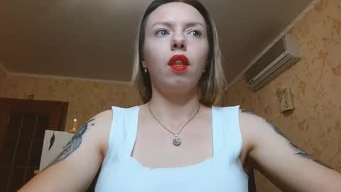 Snapshot of vanillamuffin chatting on September 25, 12:45 pm VanillaMuffin online show from September 25, 12:45 pm