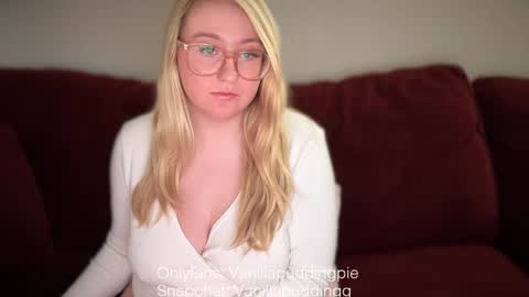 vanillapuddingpie online show from December 6, 4:52 am