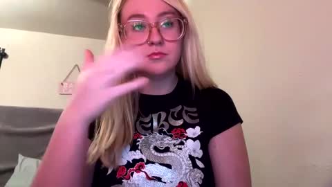 vanillapuddingpie online show from January 23, 1:41 am