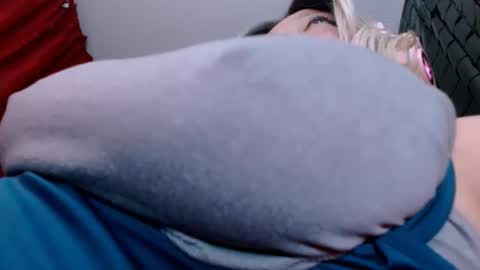 Snapshot of vanne_amet chatting on September 28, 10:41 pm free follow me online show from September 28, 10:41 pm