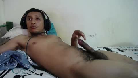 Snapshot of varmico chatting on January 25, 4:23 am Harold online show from January 25, 4:23 am