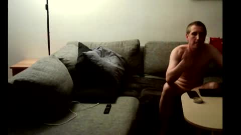 varmland1988 online show from December 13, 8:04 pm