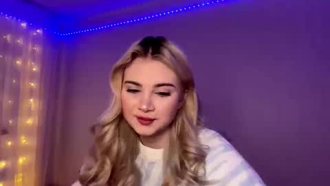 Monika online show from February 7, 1:14 pm