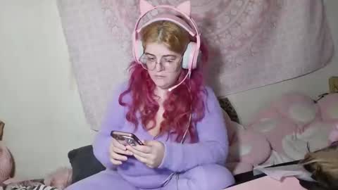 Veronica Lehane online show from November 16, 12:29 pm