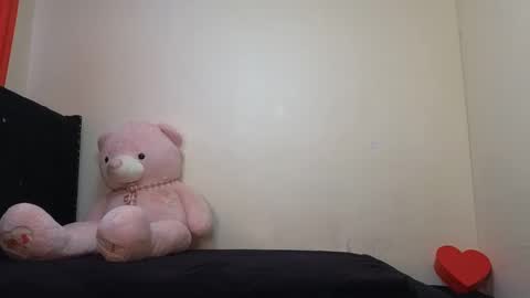 Snapshot of vel_zola chatting on February 14, 4:47 am zola online show from February 14, 4:47 am