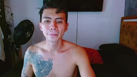 velk_hot1 online show from May 11, 11:39 am