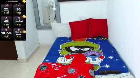 velk_hot1 online show from January 13, 8:49 pm