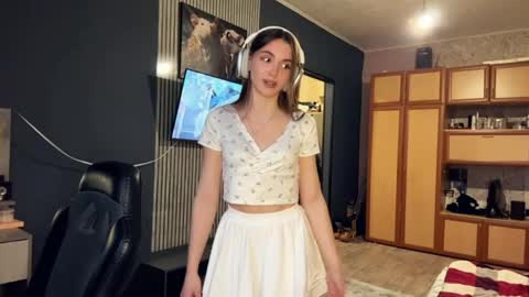 Nia online show from March 17, 3:28 pm