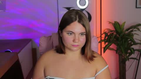 velvet__doll online show from October 1, 1:10 pm