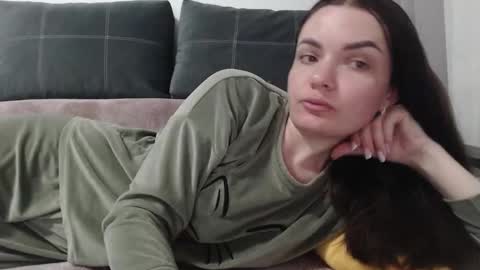 velvetmoon123 online show from March 24, 6:25 pm